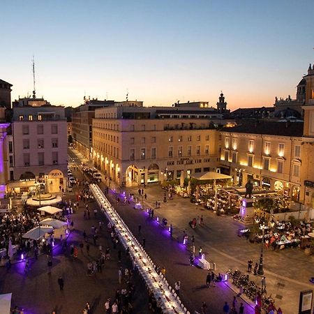 Stazione A 200M - Ampio Appartamento Con Parcheggio Notturno Gratis Парма Экстерьер фото