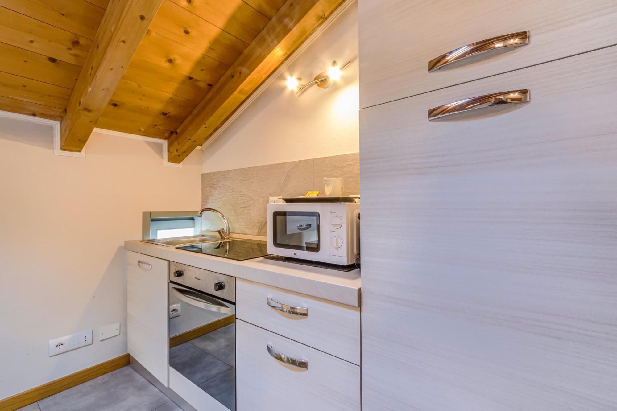 Stazione A 200M - Ampio Appartamento Con Parcheggio Notturno Gratis Парма Экстерьер фото